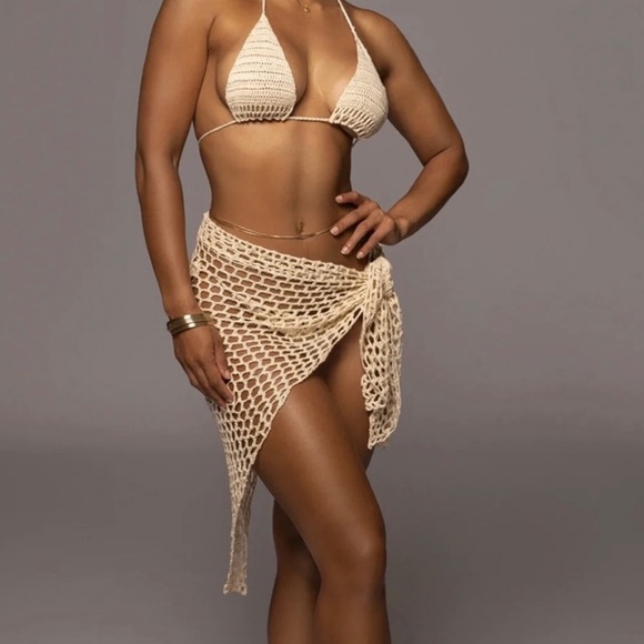 BEIGE OCEANS AWAY CROCHET BIKINI SET - Picture 1 of 3